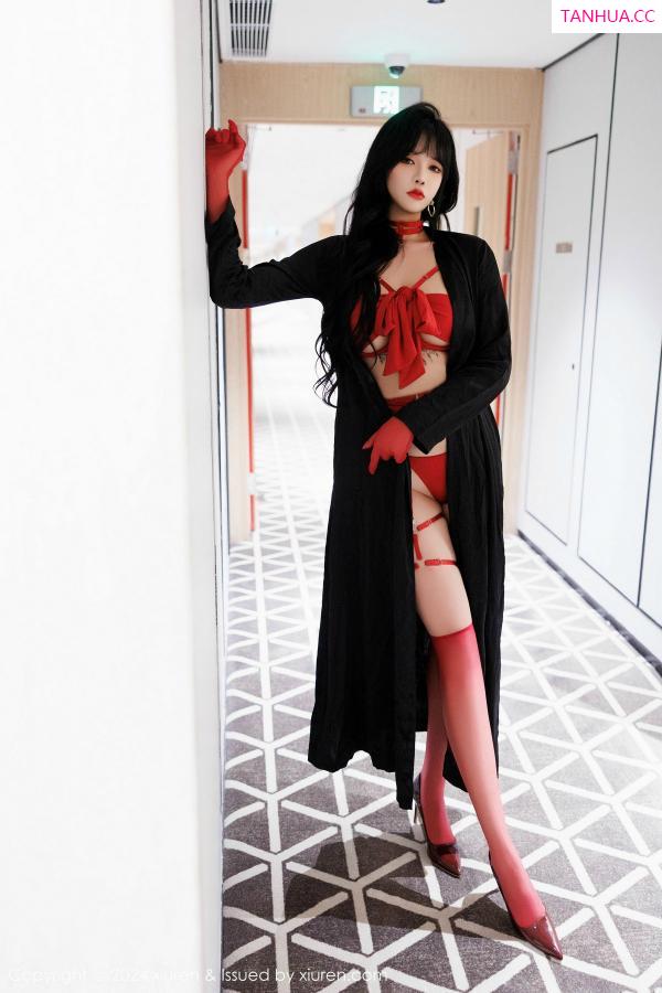 小娜比  [XiuRen]高清写真图 2024.12.27 No.9671 娜比 丝袜美腿第7张图片